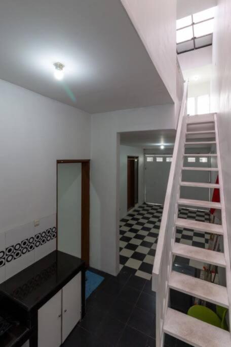 בנדונג Spacious, White-Villa Belgareti @Kiara Condong מראה חיצוני תמונה