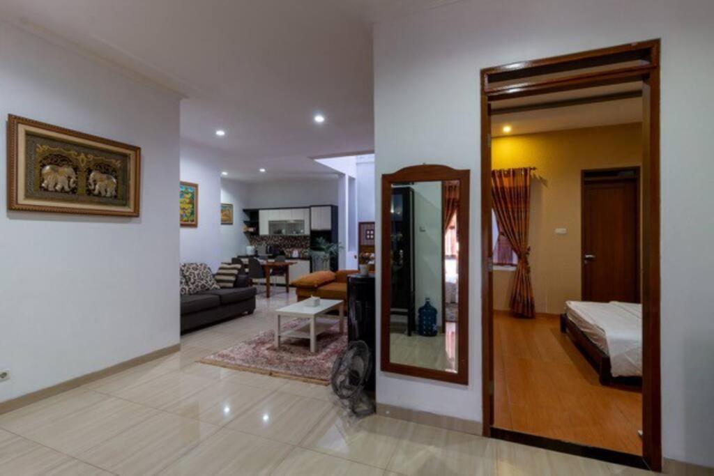 בנדונג Spacious, White-Villa Belgareti @Kiara Condong מראה חיצוני תמונה