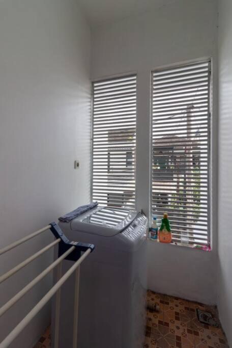 בנדונג Spacious, White-Villa Belgareti @Kiara Condong מראה חיצוני תמונה