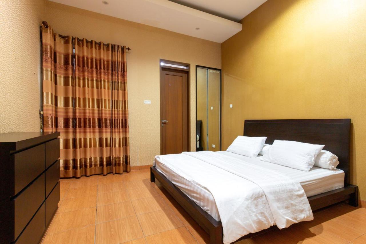 בנדונג Spacious, White-Villa Belgareti @Kiara Condong מראה חיצוני תמונה
